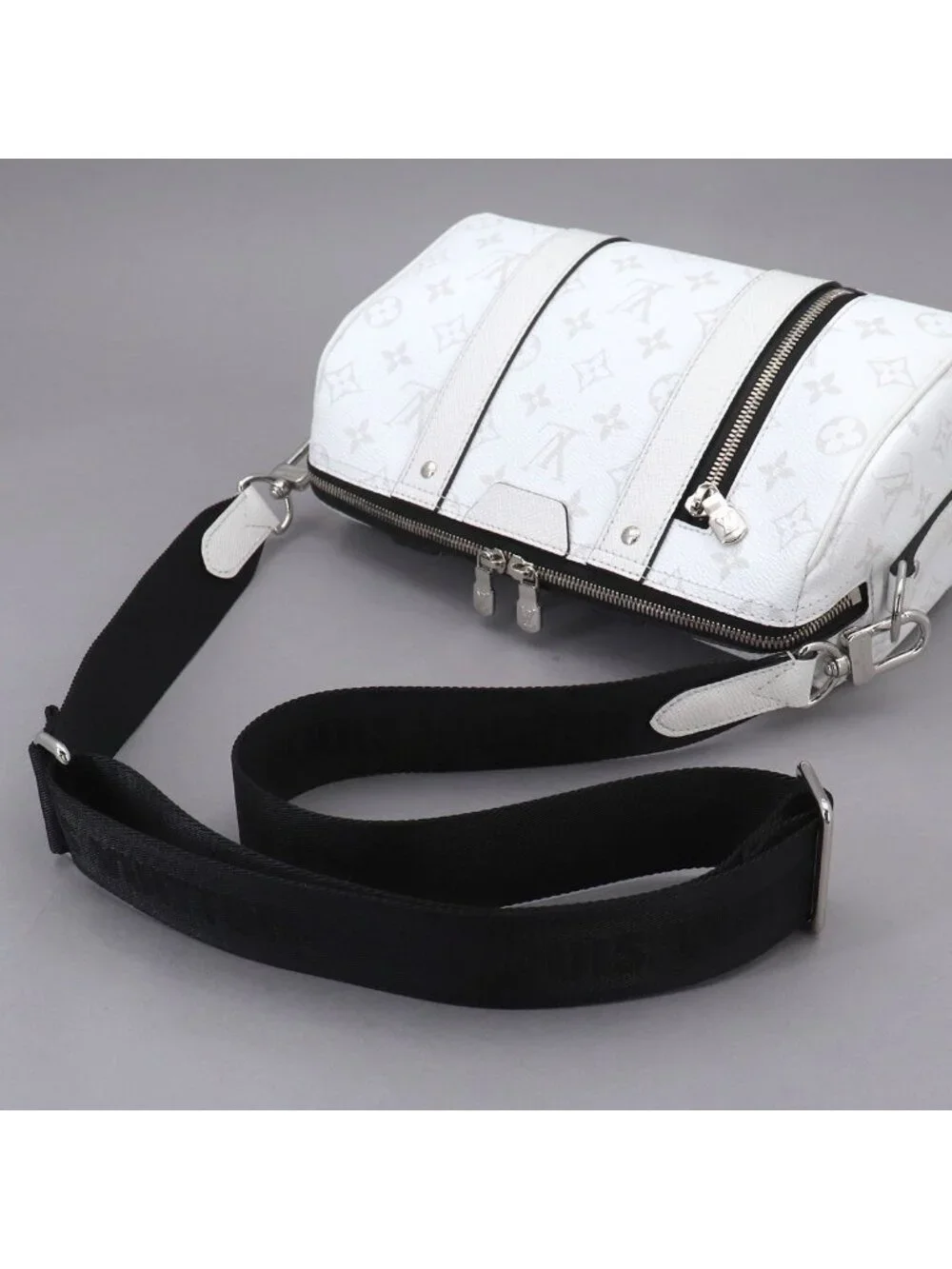 Louis Vuitton Taigarama City Keepall Shoulder Bag Optic White